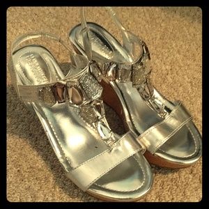 Kenneth Cole silver strapped wedges